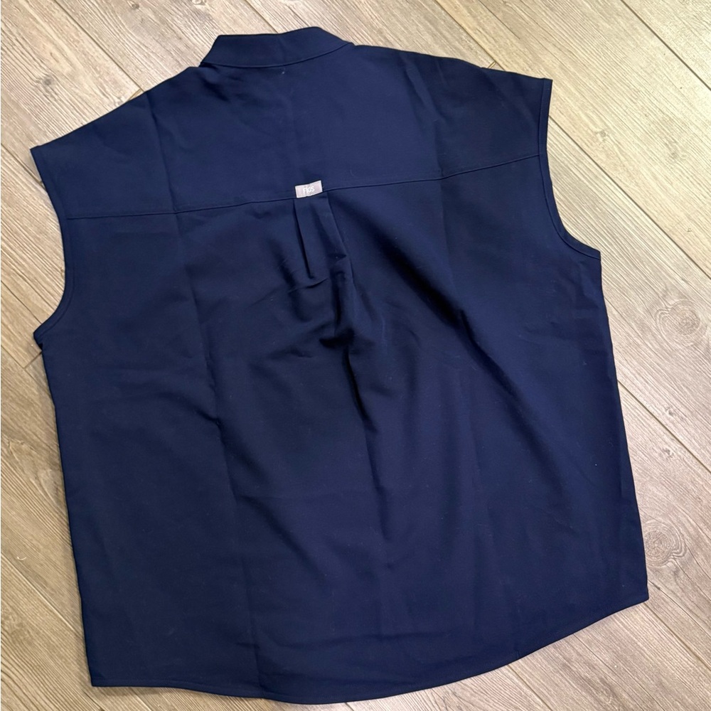 Figs Navy Three-Pocket Scrub Top - Picture 5 of 5